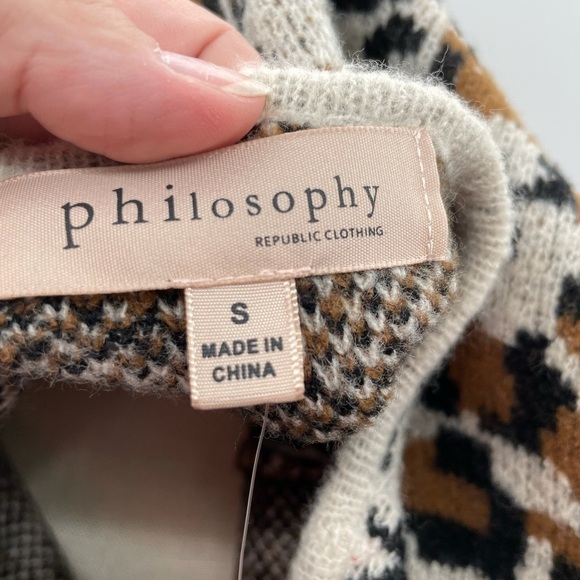 NWT LEOPARD PRINT S Soft Comfy woman crew neck sweater soft capsule quiet luxury - Picture 3 of 5